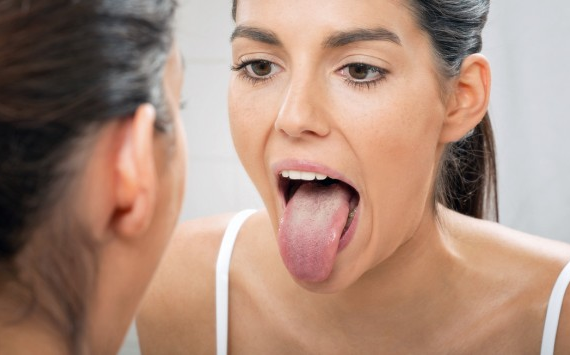 Todo lo que debes saber sobre la boca seca: cómo prevenirla y combatirla