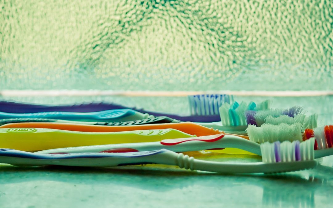 ¿Cada cuánto tiempo debo renovar mi cepillo de dientes?