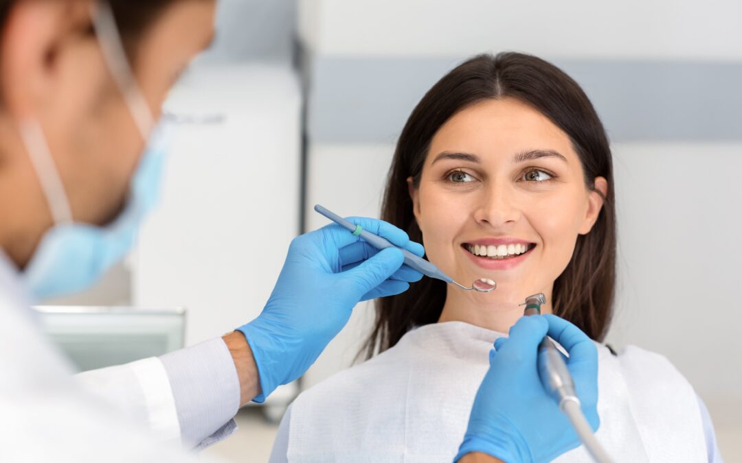 Carillas de composite o porcelana: Consigue la sonrisa perfecta