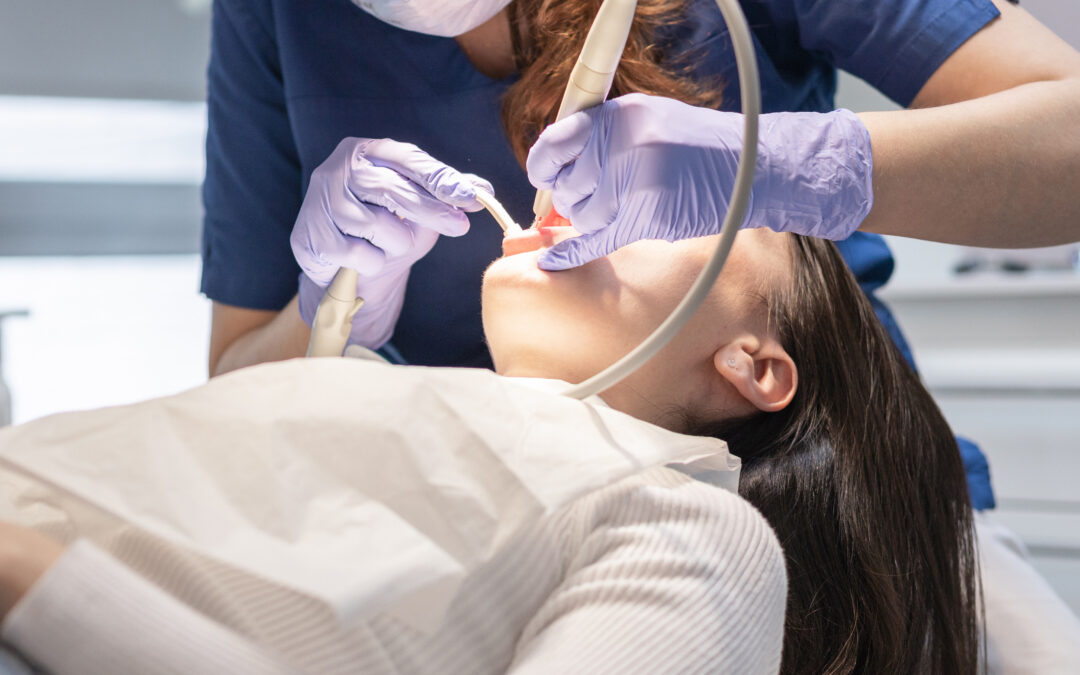 ¿Qué tipos de limpiezas dentales existen y cuál necesitas tú?