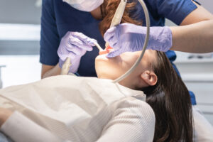tipos-limpiezas-dentales-existen-clinica-dental-carolina-lopez